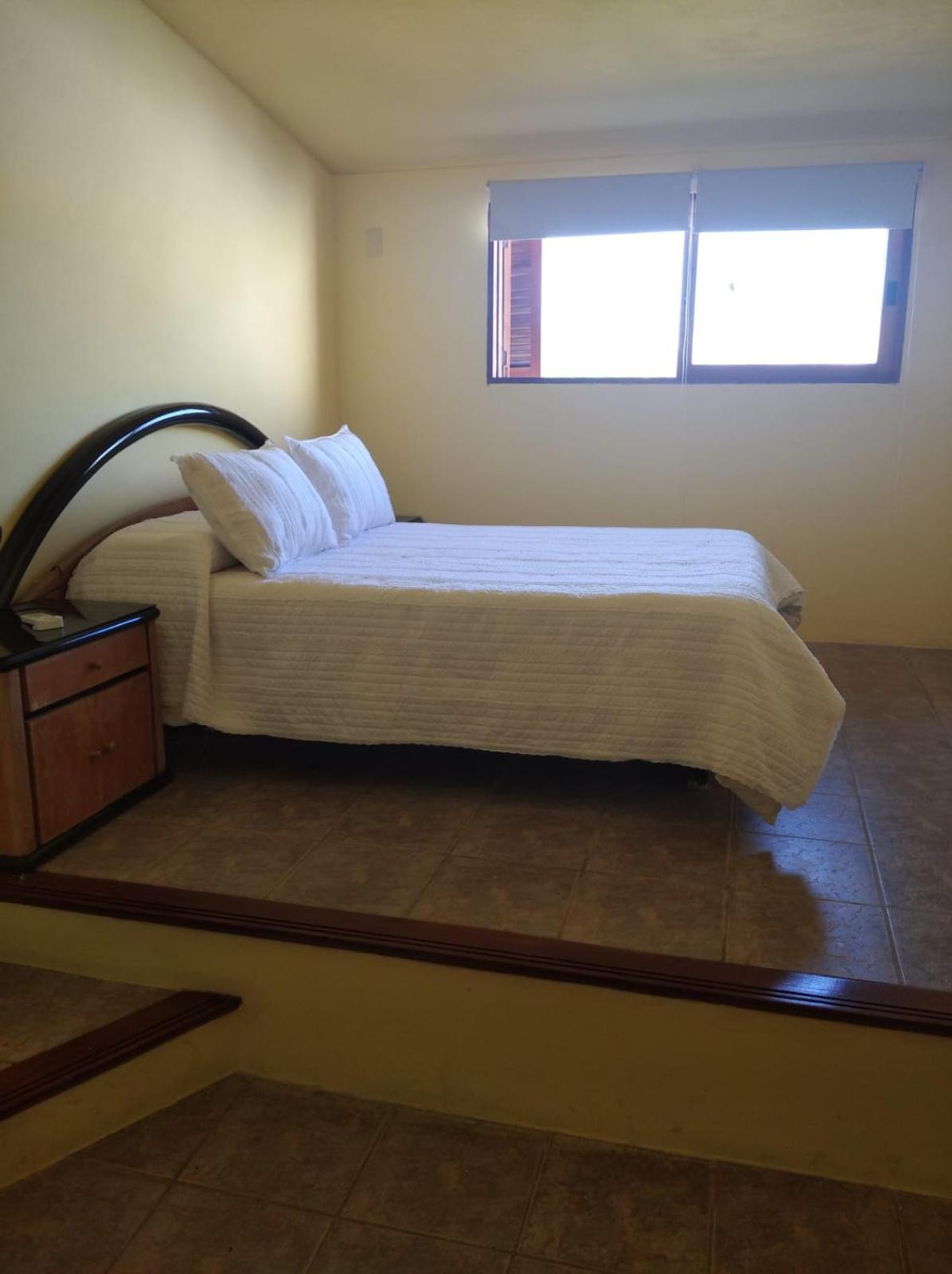La Casona Del Lago Balneario Ipora Buitenkant foto